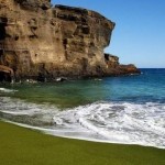 Зеленый пляж на Гавайских островах