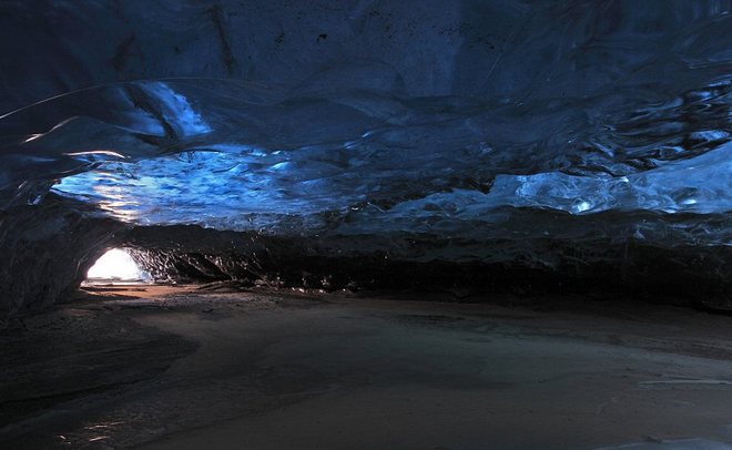 Ледяная пещера Скафтафетль в Исландии
